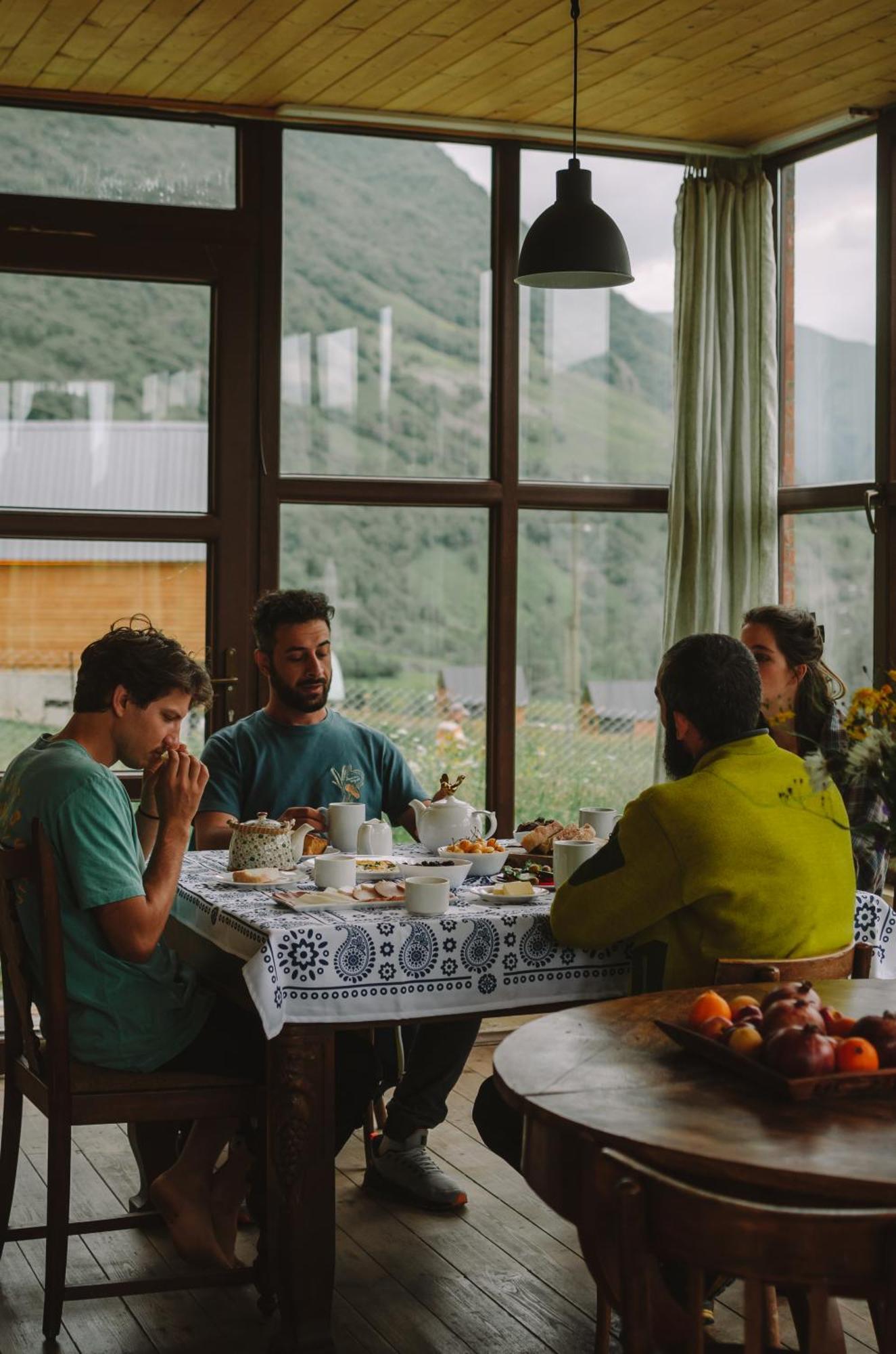 Отель Arte In Kazbegi Экстерьер фото
